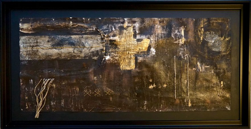 Terra Anima IV 82x42cm Pigments, monotype et broderie sur toile libre clouée encadrée caisse US noire. Evocation du retour à la terre, à ce qui nous constitue