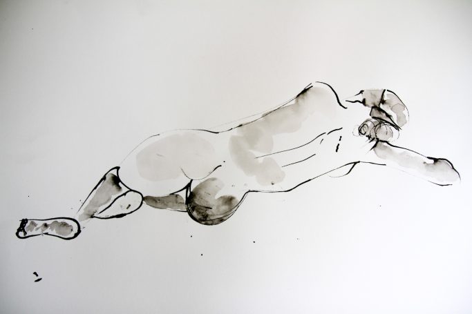 Nu allongé de dos dessin de nu à l'encre de chine à partir de modèle vivant. Calligraphique et épuré. Possibilité de commander un tirage Fine Art