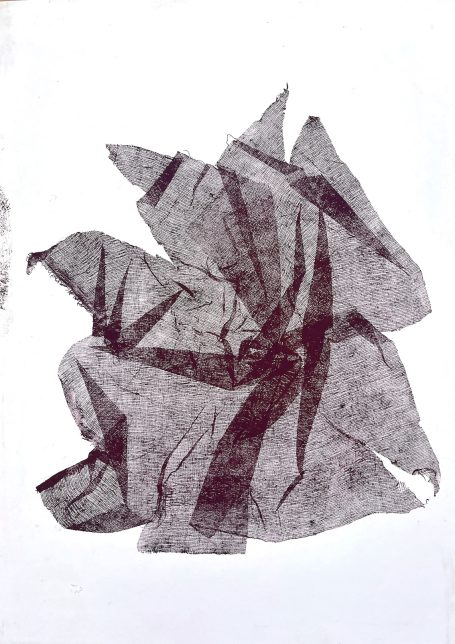Volute pourpre 55x75cm Empreinte de tarlatane sur papier. Encre de gravure à l'huile. Fleur imaginaire, graphique et délicate à la fois. Papier marouflé sur toile
