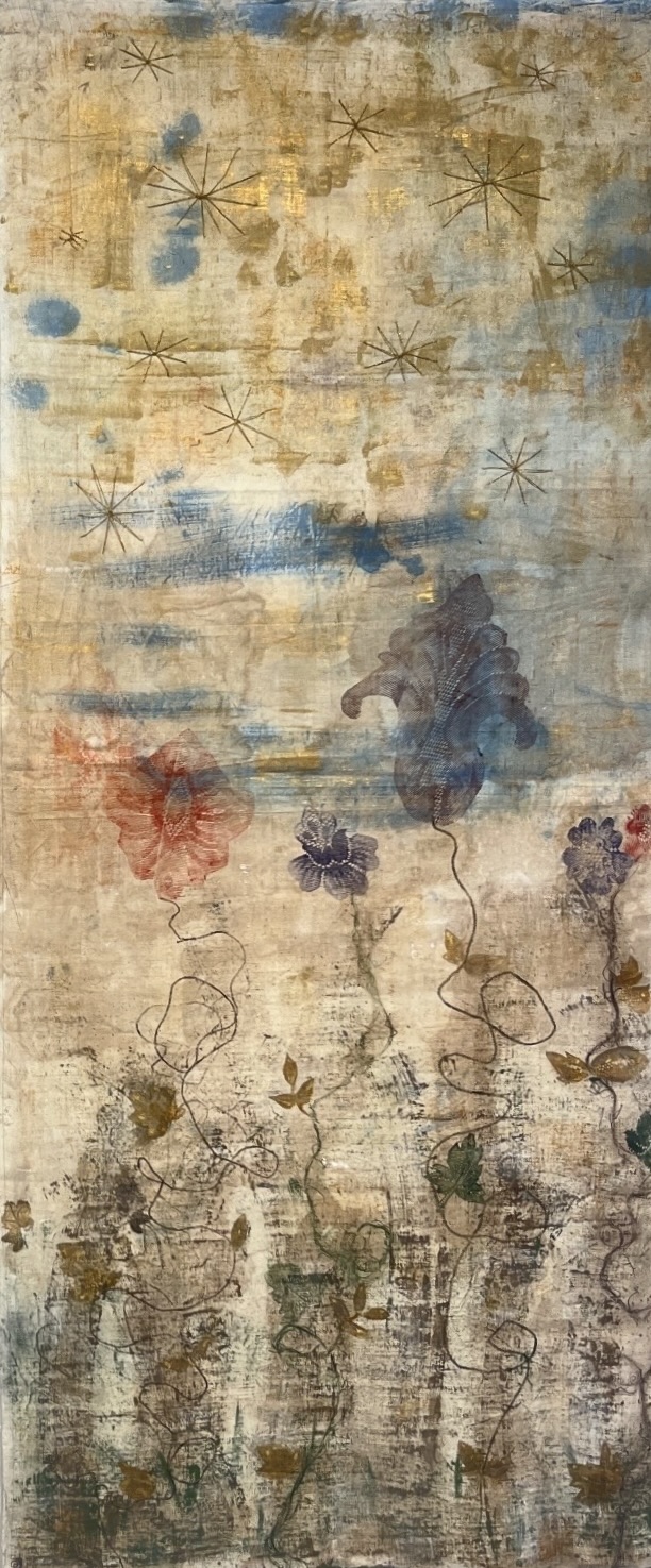 Fleurs I 70x165cm Fleurs colorées avec tiges en fil et ciel bleu avec des étoiles brodées