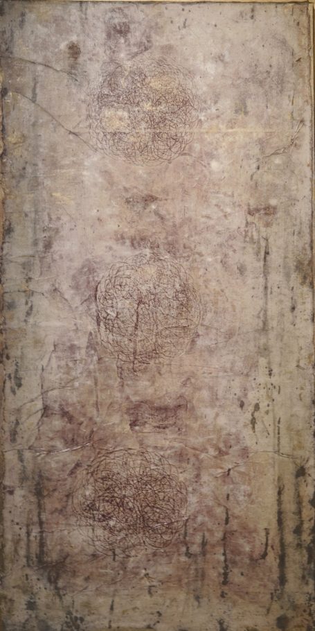 Dentelle 54x100cm Monotype, papier vietnamien ciré, empreinte dentelle et peinture vieil or. Délicatesse, encadrement bois or vieilli