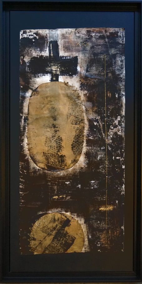 Terra Anima V 49x82cm Pigments, monotype et broderie sur toile libre clouée et encadrée caisse US noire. Evocation du retour à la terre, à ce qui nous constitue